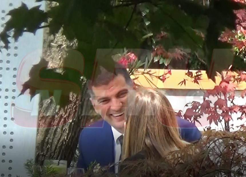 VIDEO PAPARAZZI / Fericirea are chipul lor! Cum o distrează iubiţelul milionar pe Simona Halep
