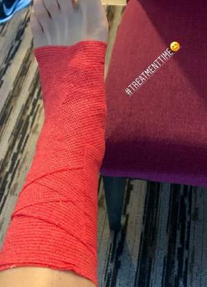 FOTO / Simona Halep trage tare pentru a se recupera după accidentarea suferită la Toronto! Cum arată piciorul campioanei noastre
