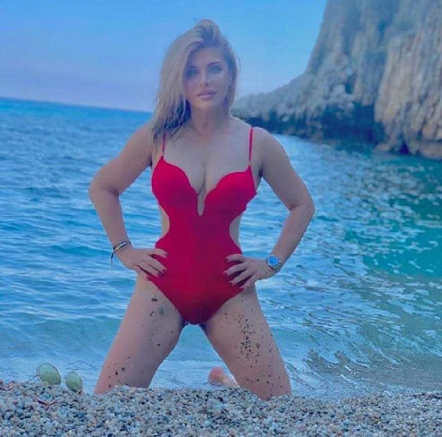 Loredana Groza le dă clasă puștoaicelor! Artista, apariție răvășitoare în costum de baie, la aproape 50 de ani. FOTO