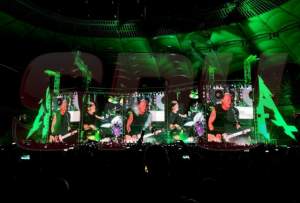 Imagini bombă cu membrii trupei Metallica, la puţin timp după finalul concertului. Celor prezenţi nu le-a venit să creadă când i-au văzut / VIDEO