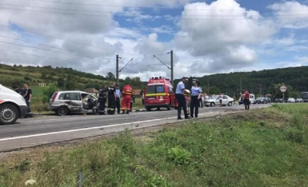 O femeie însărcinată şi fiul ei de 5 ani au murit într-un accident grav, în Mureş! Maşina lor a intrat într-un TIR