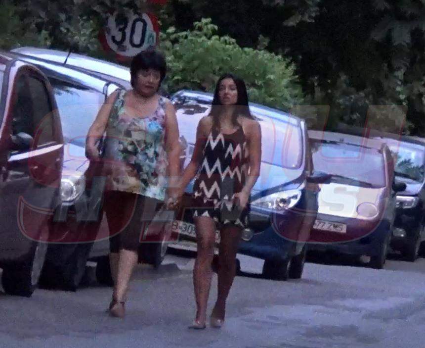 VIDEO PAPARAZZI / Face senzaţie pe scenă, dar stai să vezi de ce e în stare în oraş! Elena Ionescu, show de zile mari în trafic