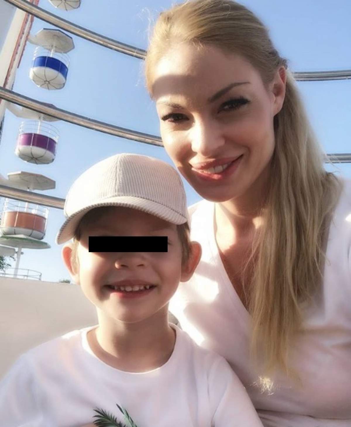 Valentina Pelinel, surprinsă fericită și zâmbitoare! Blondina încearcă să fie puternică pentru familia ei