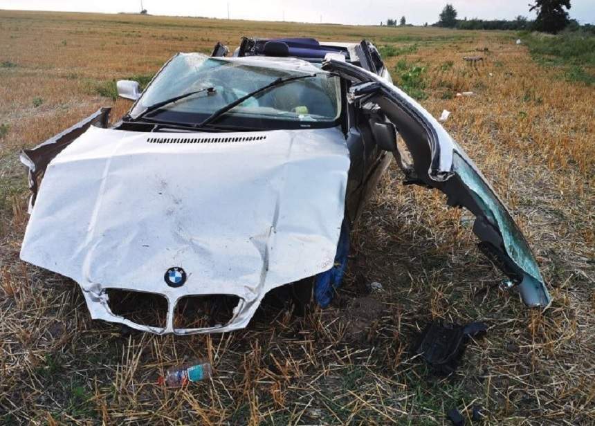 El a murit, ea e în comă! Tânărul care s-a răsturnat cu BMW-UL acum două zile, fugea de fapt de poliţie