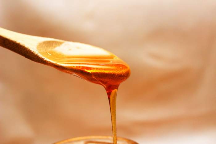 5 beneficii inedite ale consumului de miere de Manuka