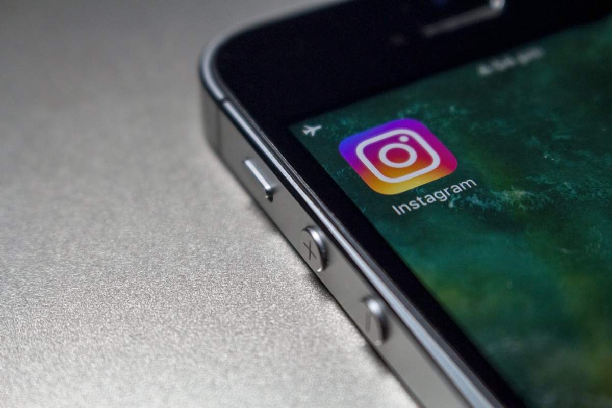 Instagram și WhatsApp își schimbă numele. Cum vor suna noile denumiri