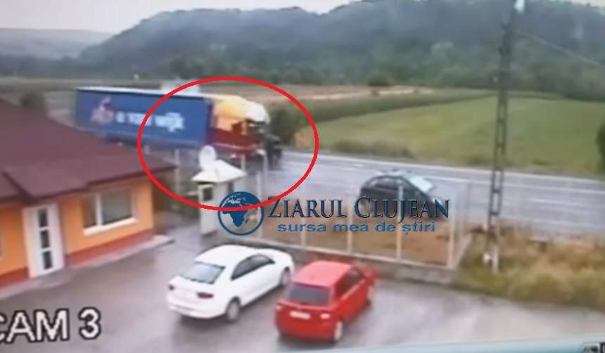 Accident mortal în Căpușu Mare, Cluj, după ce un TIR a spulberat un autoturism. Întreaga scenă a groazei, filmată! VIDEO