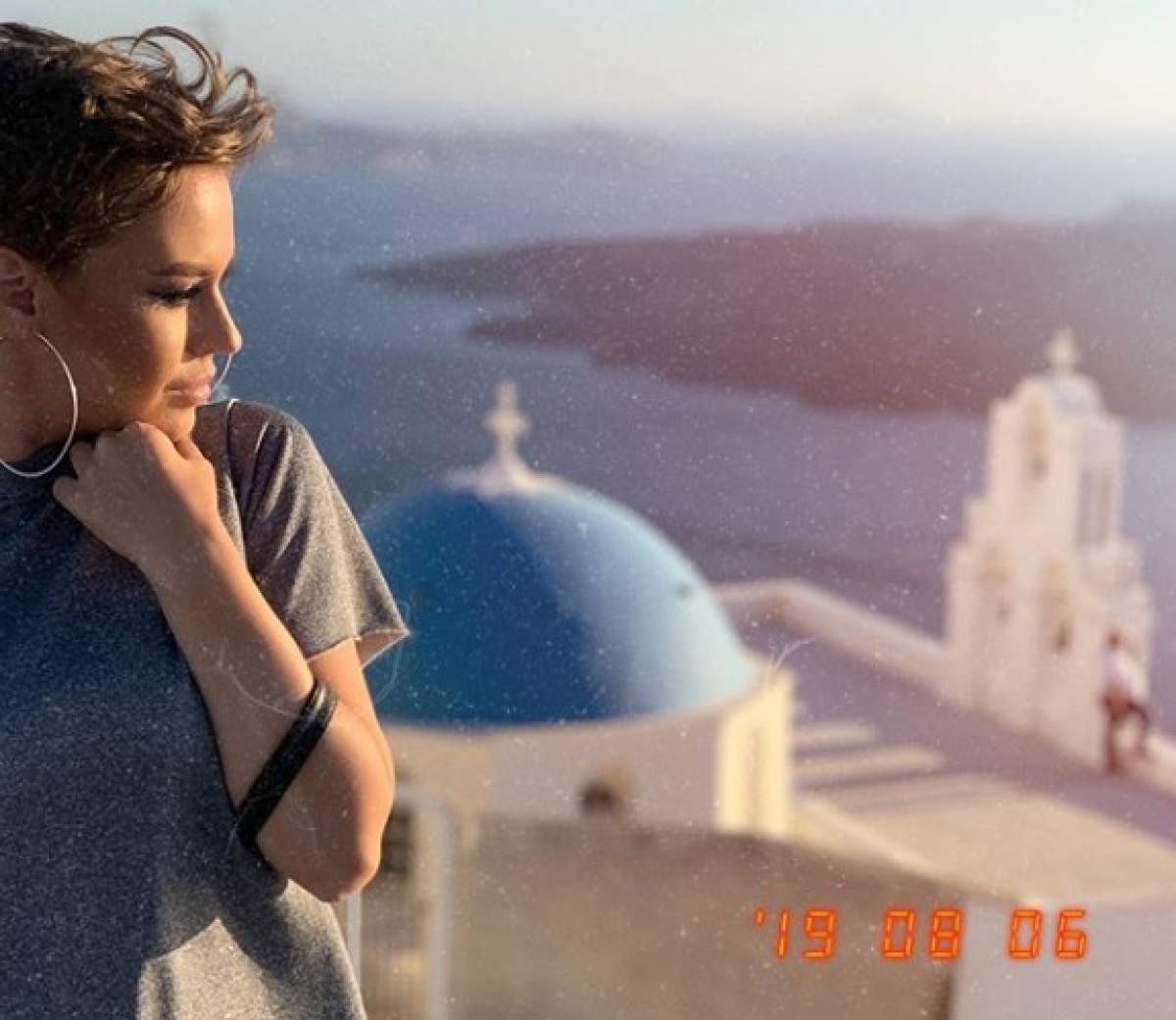 Misha a încins plajele din Santorini! Connect-R are cu ce să se mândrească, vedeta e o bombă sexy. FOTO