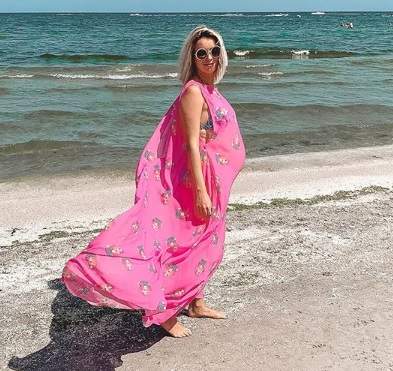 Diana Dumitrescu, nerăbdătoare să devină mămică pentru prima oară! Vedeta s-a afișat în costum de baie, însărcinată în 8 luni. FOTO