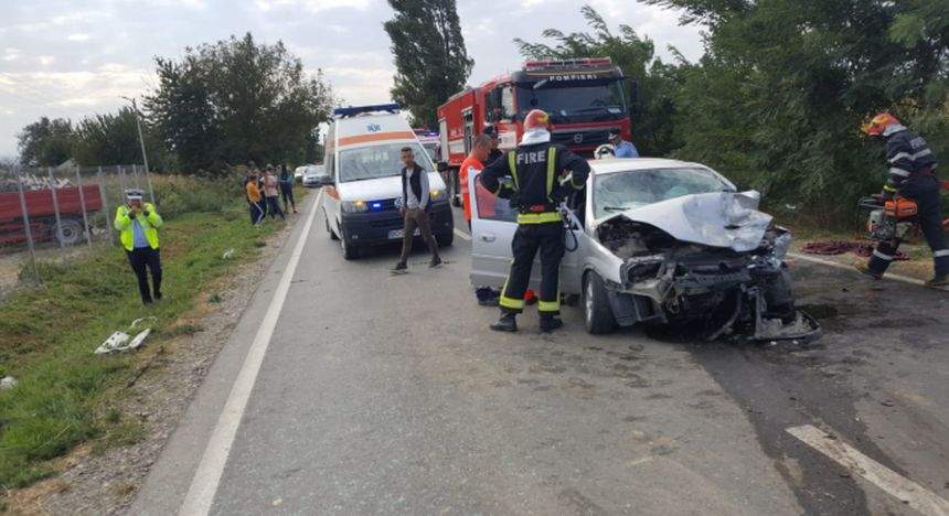 Accident teribil de Ziua Sfintei Cruci, în Bacău. Două persoane au murit nevinovate, din cauza unui șofer neatent