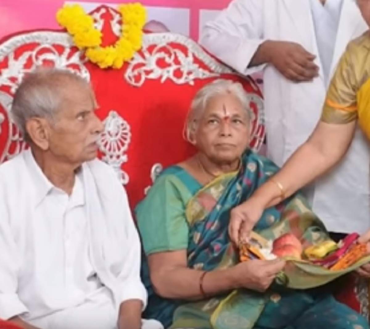 Soţul femeii care a adus pe lume gemeni la 74 de ani a făcut infarct, la o zi după ce a devenit tătic