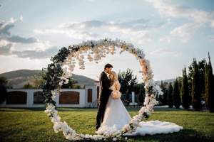 Nunta Andreei Bălan a început. Incredibil cum arată lumânările mirilor. Detaliul care a atras toate privirile