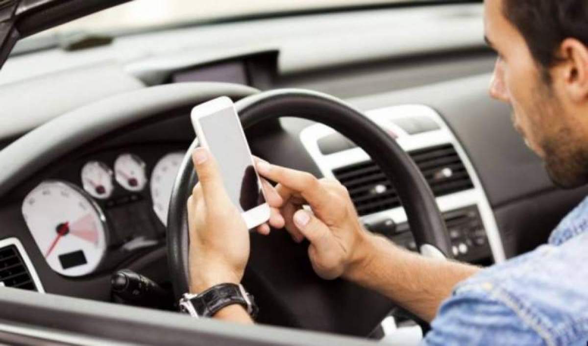 Sancțiuni grele pentru șoferii care folosesc telefonul la volan. De când intră în vigoare schimbările
