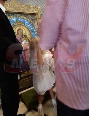Elena Udrea a luat ochii invitaţilor la botezul fiicei sale. Cum a ales să se îmbrace. Informaţii de ultim moment de la biserică