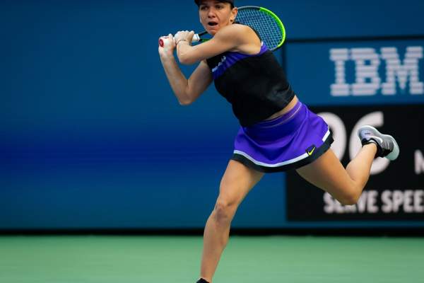 VIDEO / Simona Halep s-a calificat în „optimile” turneului de la Wuhan! Prima reacţie a campioanei noastre