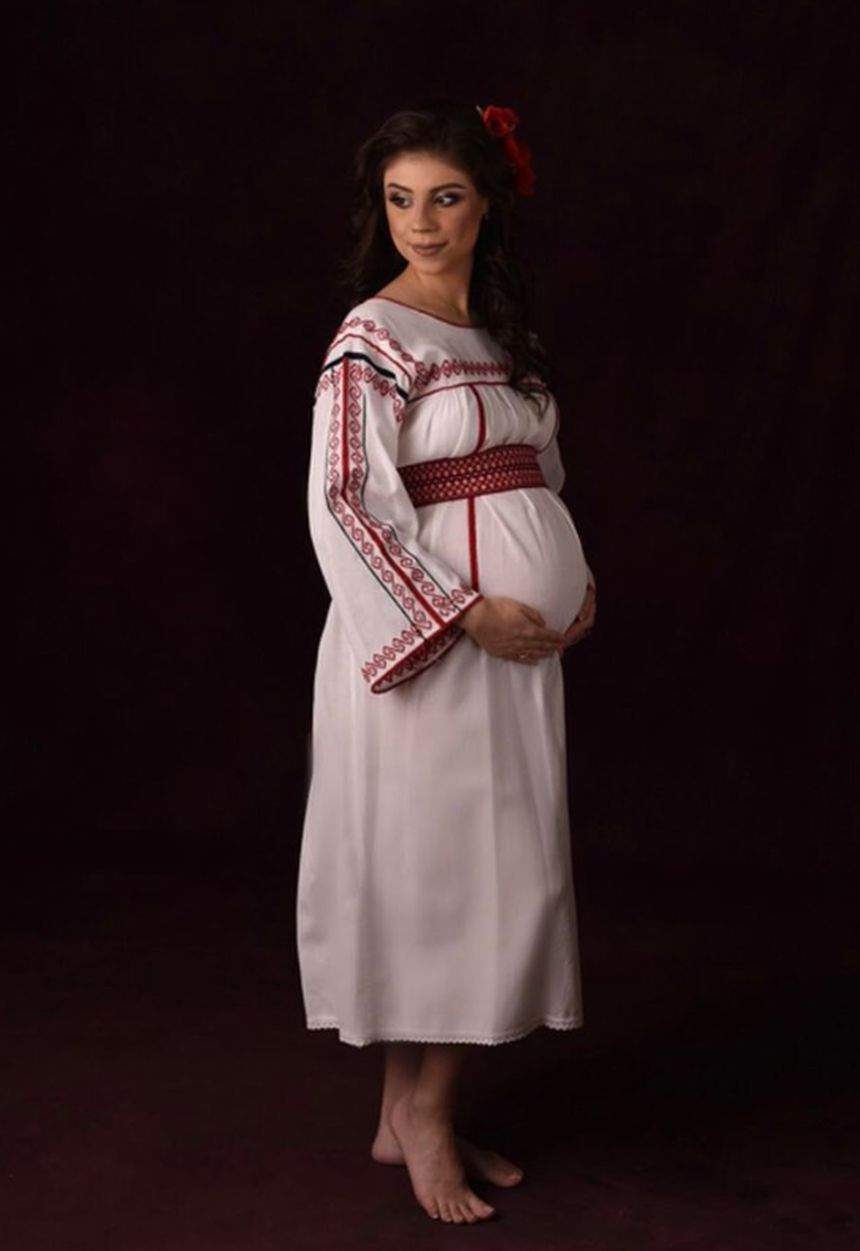 O artistă celebră de la noi este însărcinată. Naşii bebeluşului vor fi Maria Ciobanu şi Ionuţ Dolănescu