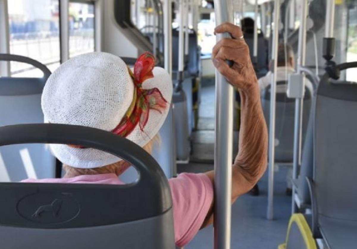 Scene uluitoare într-un autobuz, în Satu Mare! O bătrână de 62 de ani a furat un portofel