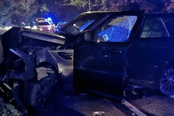 Dezastru pentru vedetele unei foste campioanei a Angliei! S-au îmbătat şi au făcut accident cu maşina