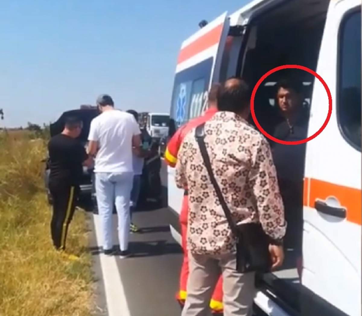 Primele imagini de la accidentul în care au fost implicaţi Fraţii de Aur! Maşina lor s-ar fi răsturnat