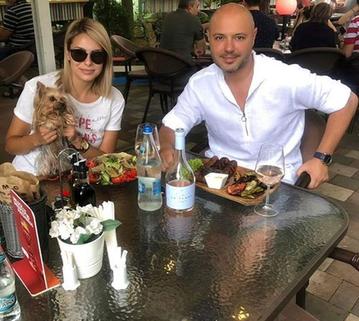 Noemi şi Mihai Mitoşeru s-au despărţit de 3 luni, dar au încercat să pară în continuare cuplul perfect. Cum s-au prefăcut în faţa lumii