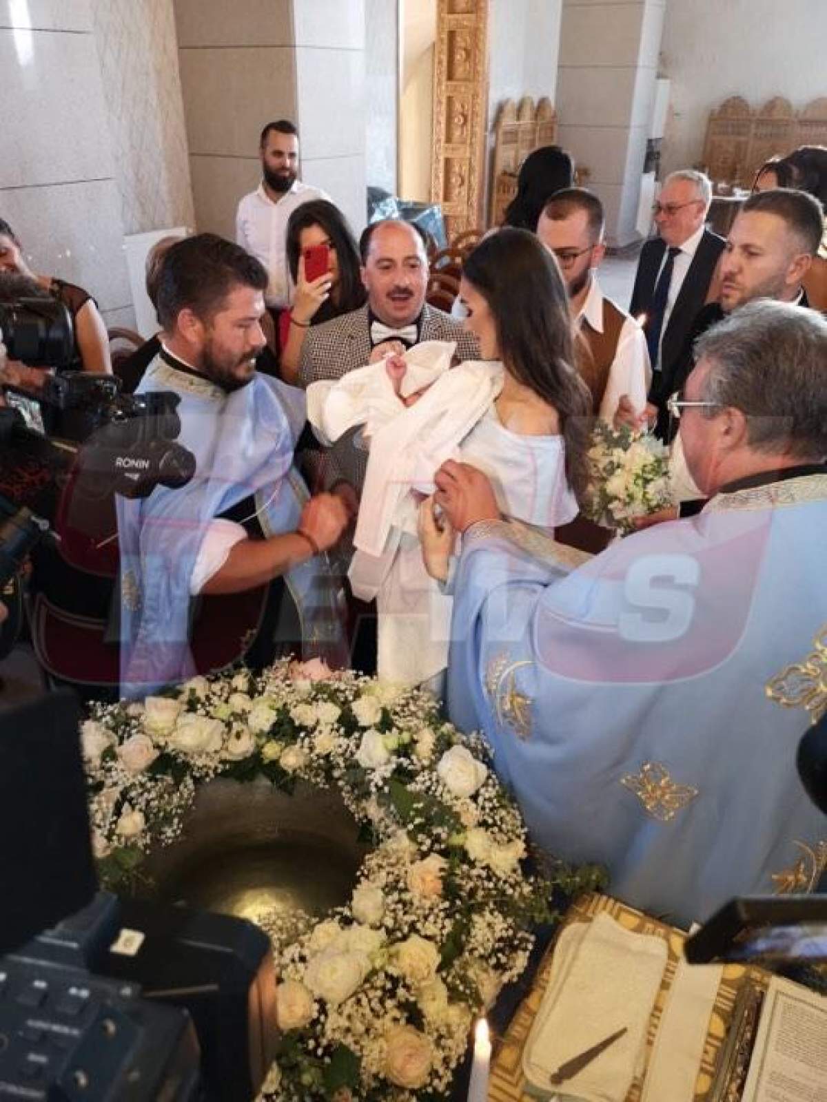 Imagini nemaivăzute de la botezul nepotului lui Romică Ţociu! Evenimentul, ca un festival. FOTO