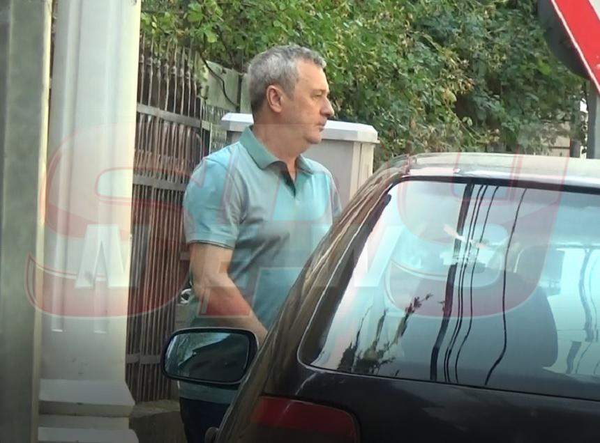 VIDEO PAPARAZZI / Absenţa din fotbal îi prinde bine! Iată cum arată Mircea Rednic la trei luni de la despărţirea de Dinamo