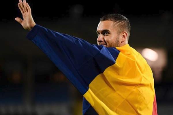 Iubita lui George Puşcaş, cea mai sexy suporteriţă! Cum i-a arătat fotbalistului că inima ei îi aparţine. FOTO
