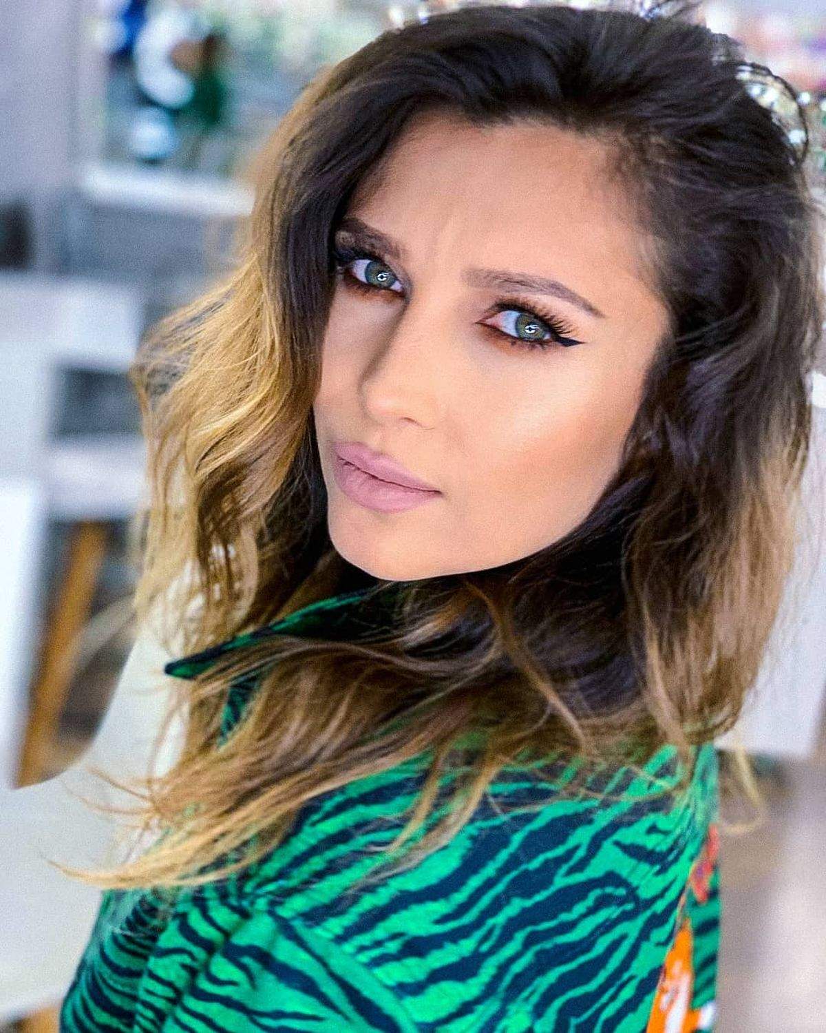 Probleme de sănătate în familia Lorei. Artista a decis să se retragă pentru o perioadă din mediul online: ”Există suferințe”