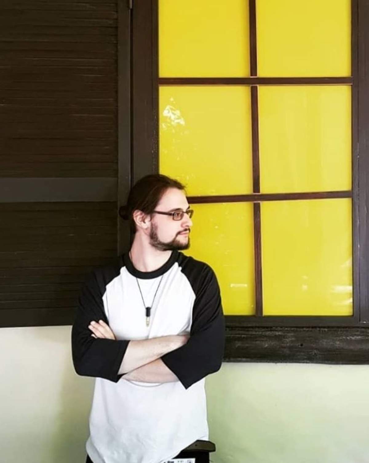 Strigăt de ajutor în mediul online pentru un tânăr actor. Are mare nevoie de sânge