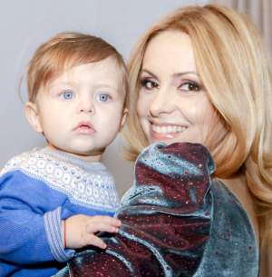 Primele imagini cu fața băiețelului Simonei Gherghe. Vlad Ioan este o superbitate de copil!
