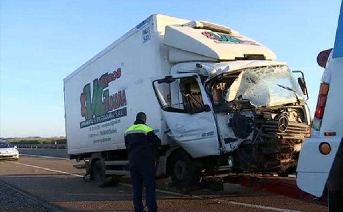 Accident groaznic în Spania, cu un microbuz plin de români. Sunt 8 victime, printre care și un mort