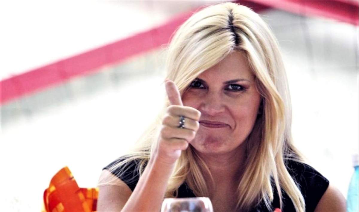 Elena Udrea, la piață cu haină de blană, pantofi cu toc și genți de mii de euro. Nu uită nicio secundă de lux!