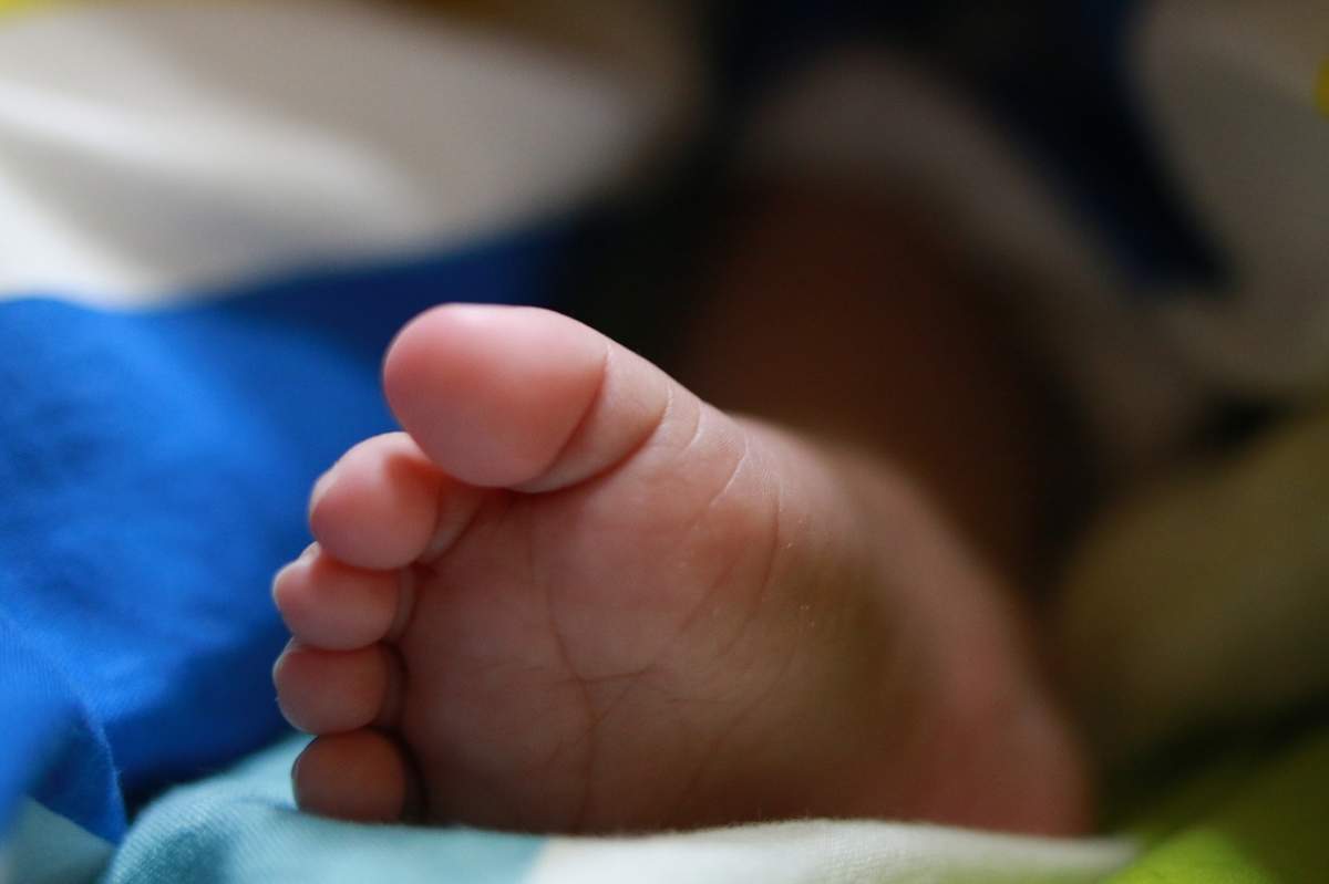 Un bebeluș născut prematur și cu o alcoolemie de 3,2 a murit după trei săptămâni
