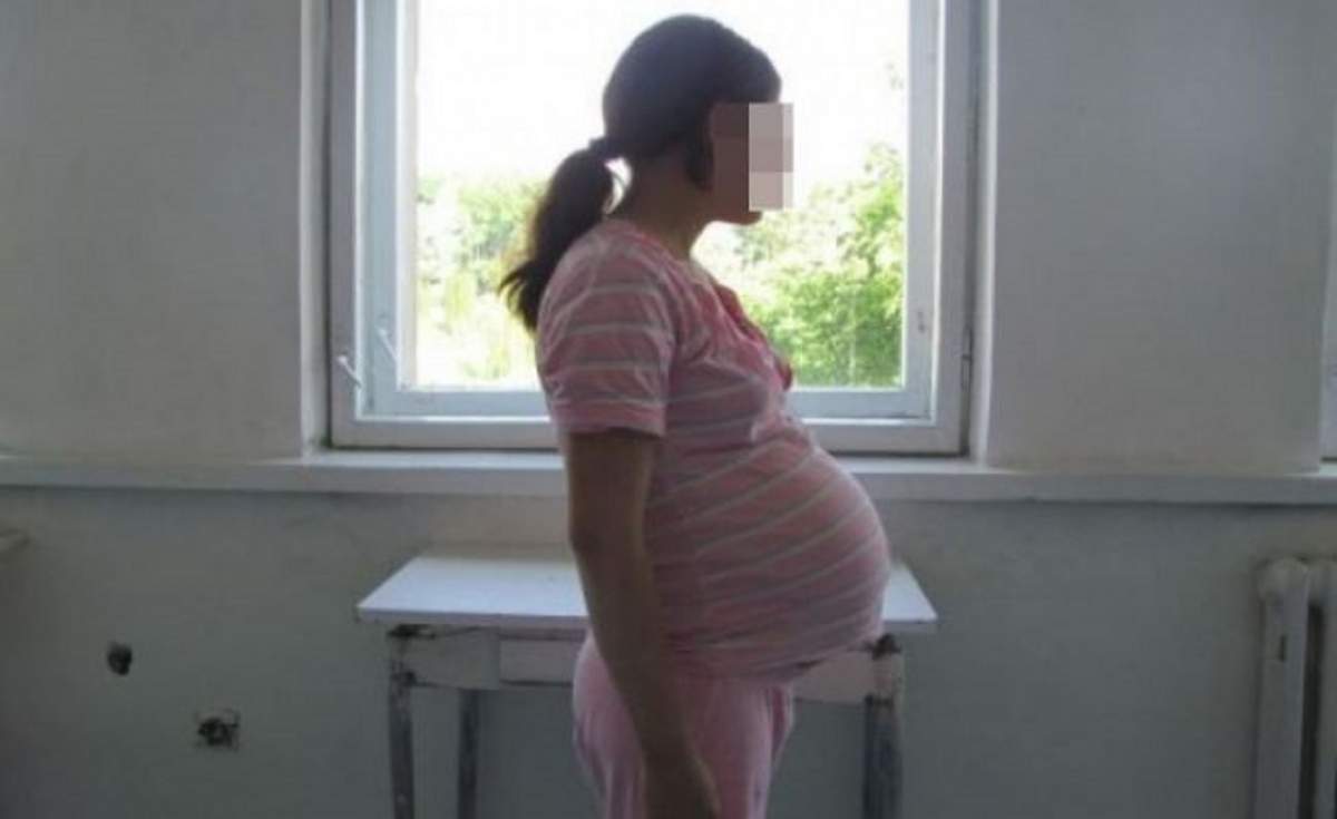 O copilă de 13 ani a rămas însărcinată după ce un tânăr de 27 de ani, cu patru clase, i-a promis că o ia de nevastă
