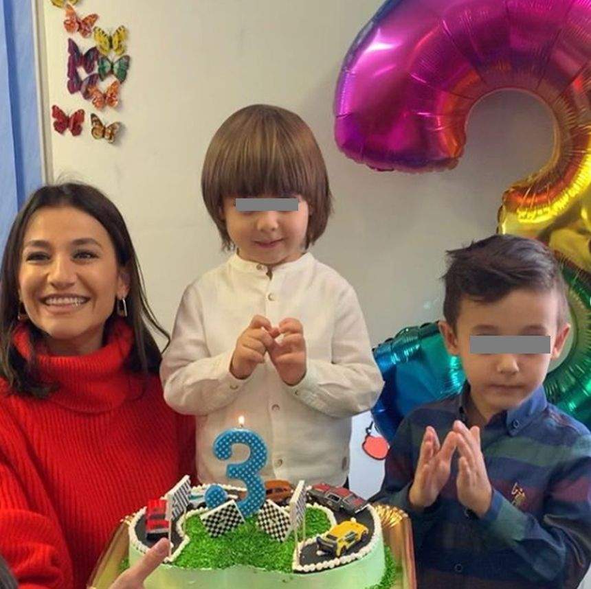 Bucurie mare pentru Claudia Pătrăşcanu. Fiul său cel mic împlineşte 3 ani. Mesajul emoţionant transmis de artistă