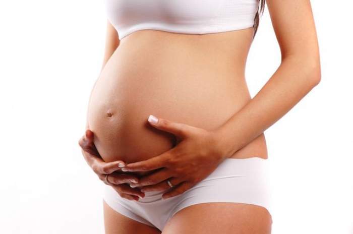 Atenţie viitoare mămici! Ce alimente nu trebuie să consumaţi în timpul sarcinii