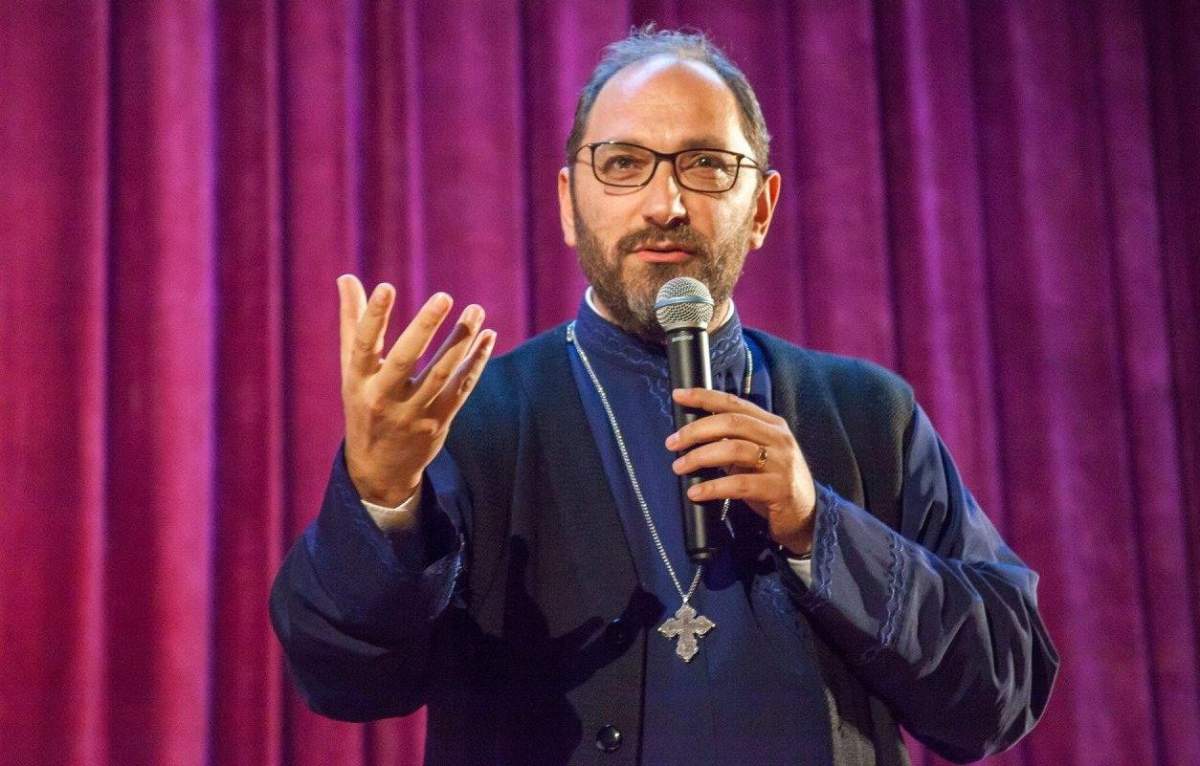 Înșelătorie în Biserică! O persoană se dă drept părintele Constantin Necula și cere bani ca să se „trateze de cancer”