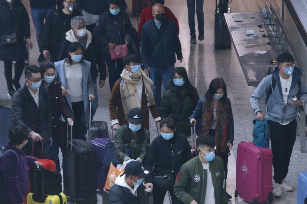 Cetăţenii europeni, evacuaţi de urgenţă din Wuhan. Virusul se extinde incontrolabil