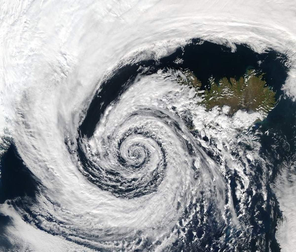 Avertisment de la meteorologi! România va fi lovită de un ciclon care va schimba vreme radical. La ce să ne aşteptăm