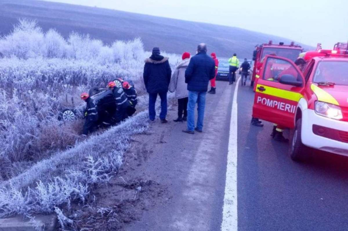 O tânără de 32 de ani a ajuns în stare gravă la spital, după ce s-a răsturnat cu maşina pe câmp, în Cluj