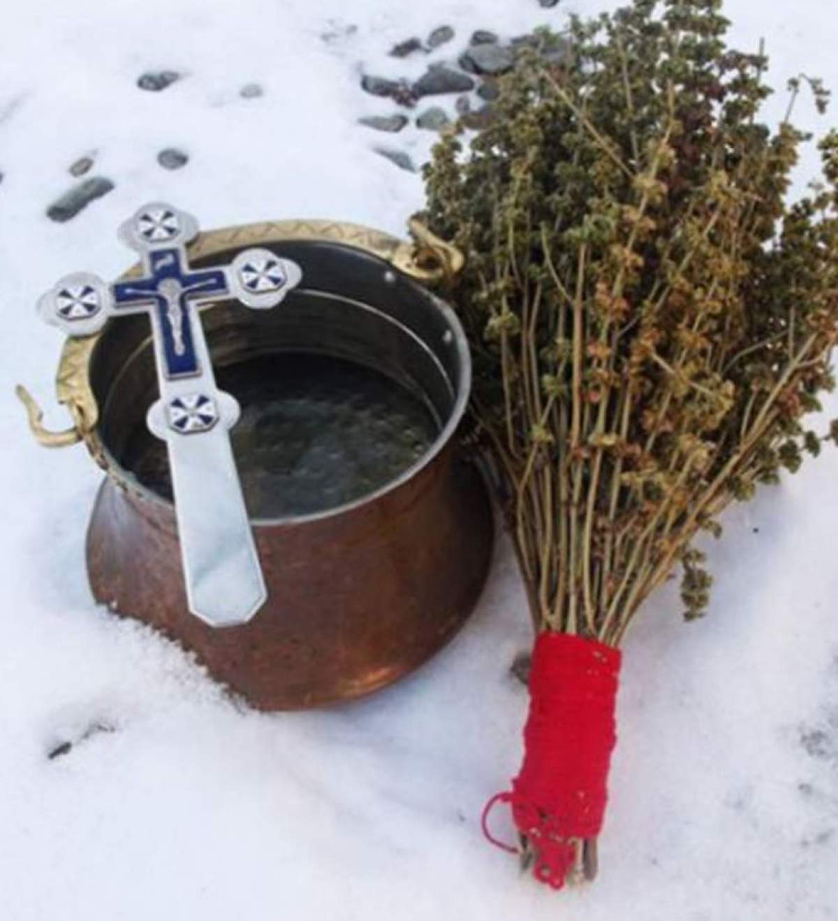 Calendar ortodox, duminică, 5 ianuarie. Cea mai puternică rugăciune pe care este bine să o spui în Ajunul Bobotezei