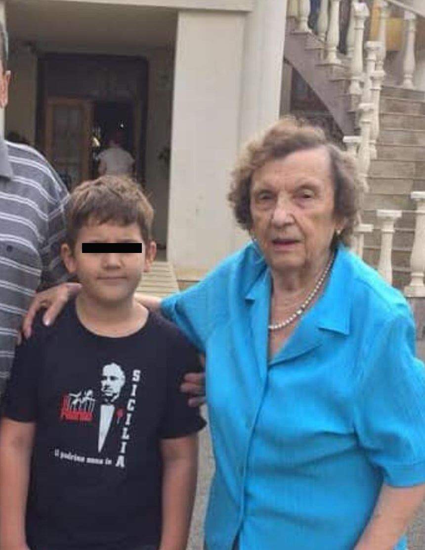 Prima reacţie a Marei Bănică, după ce bunica ei a murit. ''44 de ani mi-ai fost exemplu''