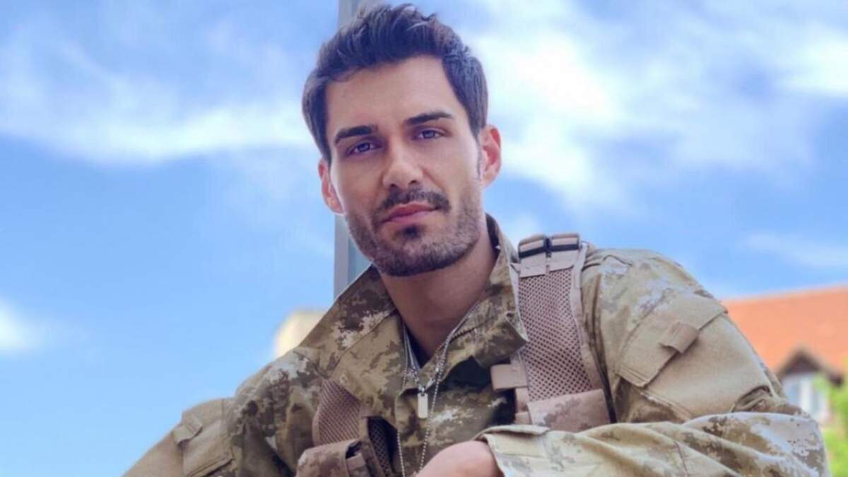 George Burcea în costum milităresc