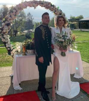 Ce ținute speciale au purtat Valentin Sanfira și Codruța Filip în ziua nunții lor! Tinerii căsătoriți au arătat excepțional / FOTO