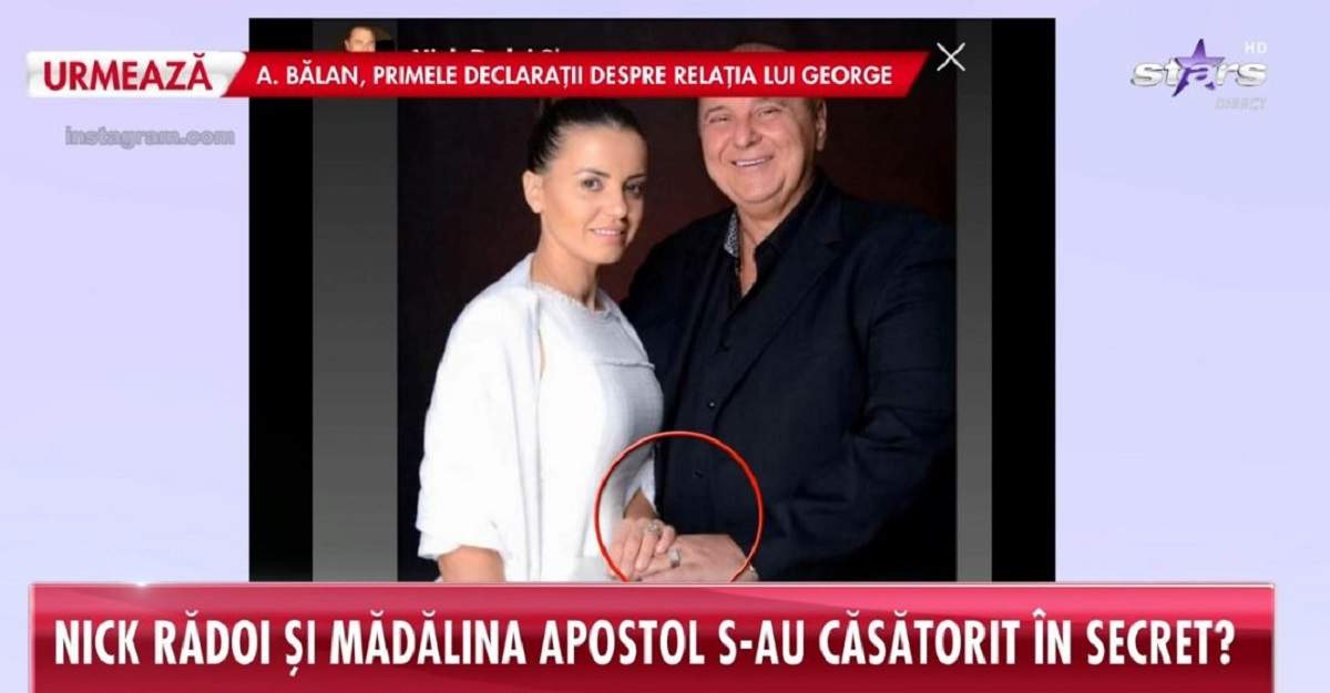 Nick Rădoi și Mădălina Apostol se țin de mână. Ea poartă o rochie albă, iar el o cămașă neagră.