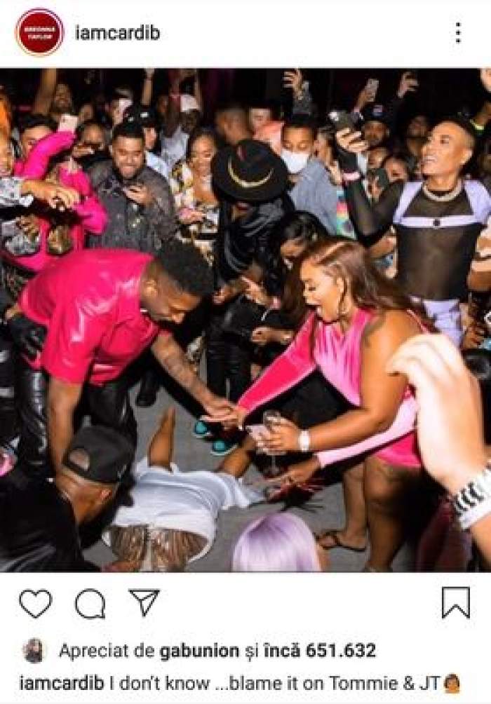 Cardi B a petrecut până a căzut lată în fața invitaților. Ce a pățit cântăreața