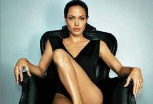 Angelina Jolie se luptă cu Brad Pitt pentru custodia copiilor! Procesul a fost amânat de actriță