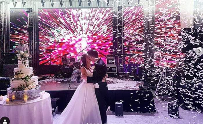 Denisa Hodișan a izbucnit în plâns în timp ce dansa cu Flick! Loredana Groza le-a cântat la nuntă! / VIDEO