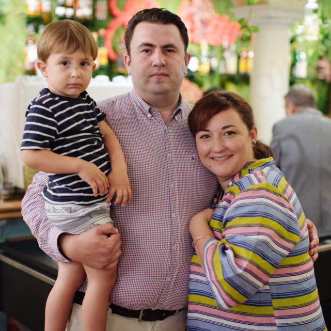 Ecaterina Ladin, alături de soțul ei, Laurențiu și copilul lor