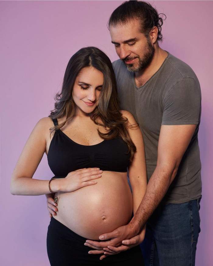 Dulce Maria din „Rebelde” și-a etalat burtica de gravidă! Abia așteaptă să devină mămică / FOTO